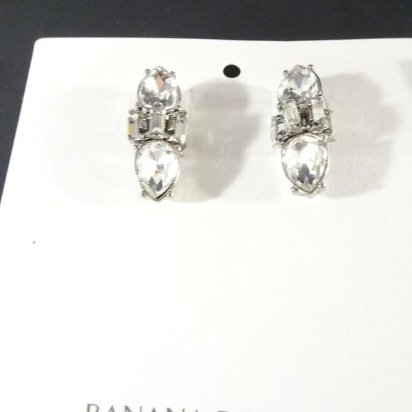 Banana Republic Silver Crystal Arrow and Solitaire Stud Earrings Set 2 NWT 38 29 - Picture 3 of 13